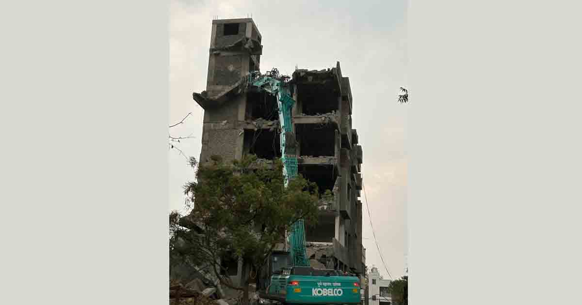 Pune News : PMC demolishes two unauthorized buildings in Undri