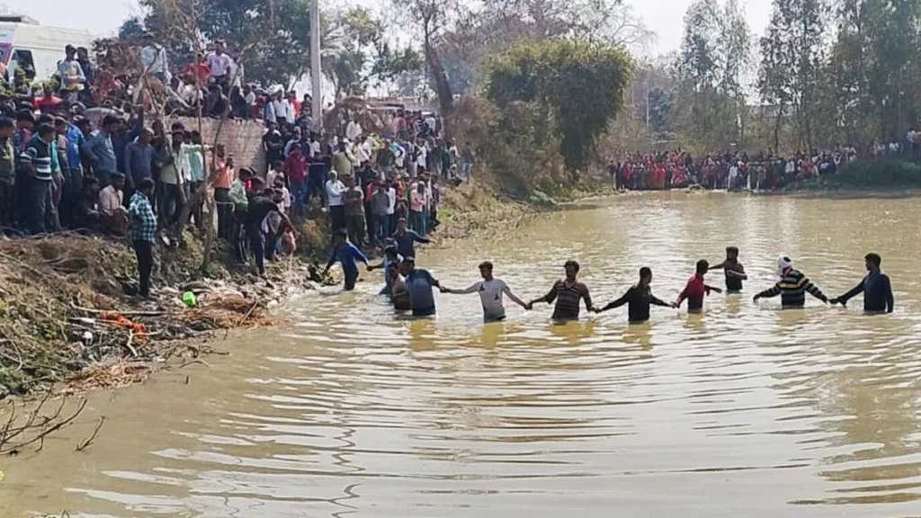 Tragic Accident in Kasganj, UP: 23 Dead, Including 9 Children, as Tractor-trolley Overturns in Pond