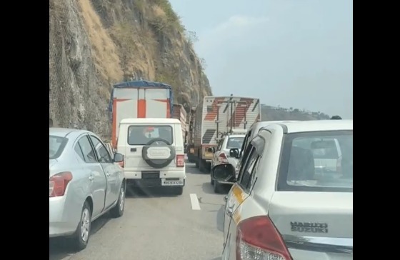 Traffic Snarls At Khandala Tunnel On Mumbai-Pune Expressway