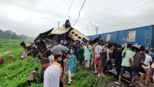 Goods Train Collides with Kanchenjunga Express in West Bengal, Several Feared Injured Fear