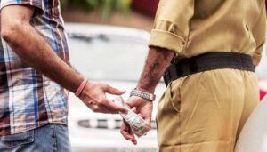Pune News: Traffic police arrested for accepting bribe