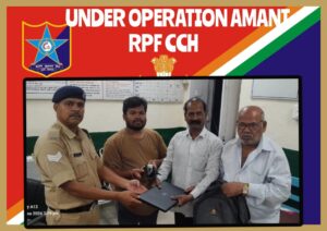 Pune RPF Staff returns bag safely to it's owner under operation Amanat