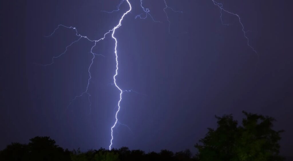 Lightning Claims Two Lives in Pune and Pimpri-Chinchwad Amid Recent Rainfall