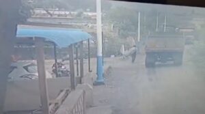 Pune CCTV Accident Footage: Another Fatal Accident as Dumper Hits Man in Nandoshi on Sinhagad Road