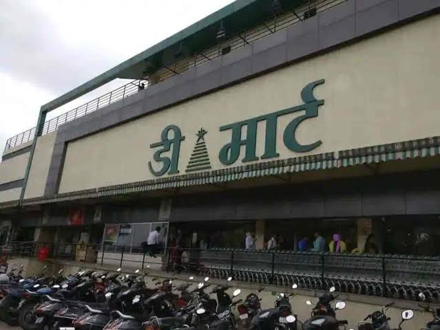 Pune: D-mart on Lohegaon-Wagholi Road issued notice for lack of parking facility