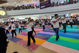 Pune: 300 members of Balagokulam  celebrated Yoga day with enthusiasm 