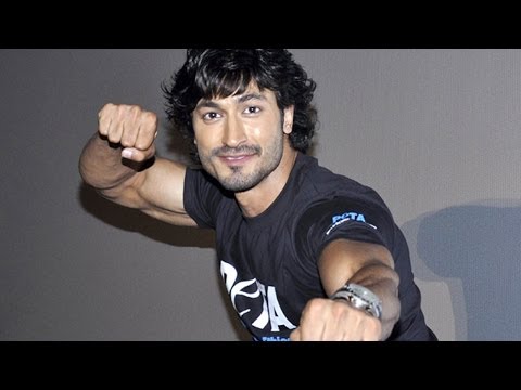 After failure of 'Crackk’, Vidyut Jamwal joins French Circus for self reflection