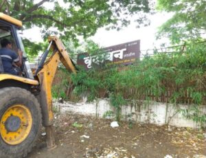 Unauthorized Construction Made By Rooftop Restaurants Demolished by Pune Municipal Corporation on Hadapsar Handewadi Road