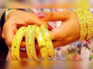 Gold Prices Drop by ₹3,000 After Budget 2024 Announcement; Shoppers Rush to Pune Markets