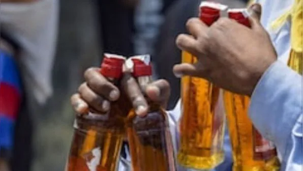 Maharashtra's Forests Serve as Gateway for Smuggling Liquor into Gujarat - PUNE PULSE